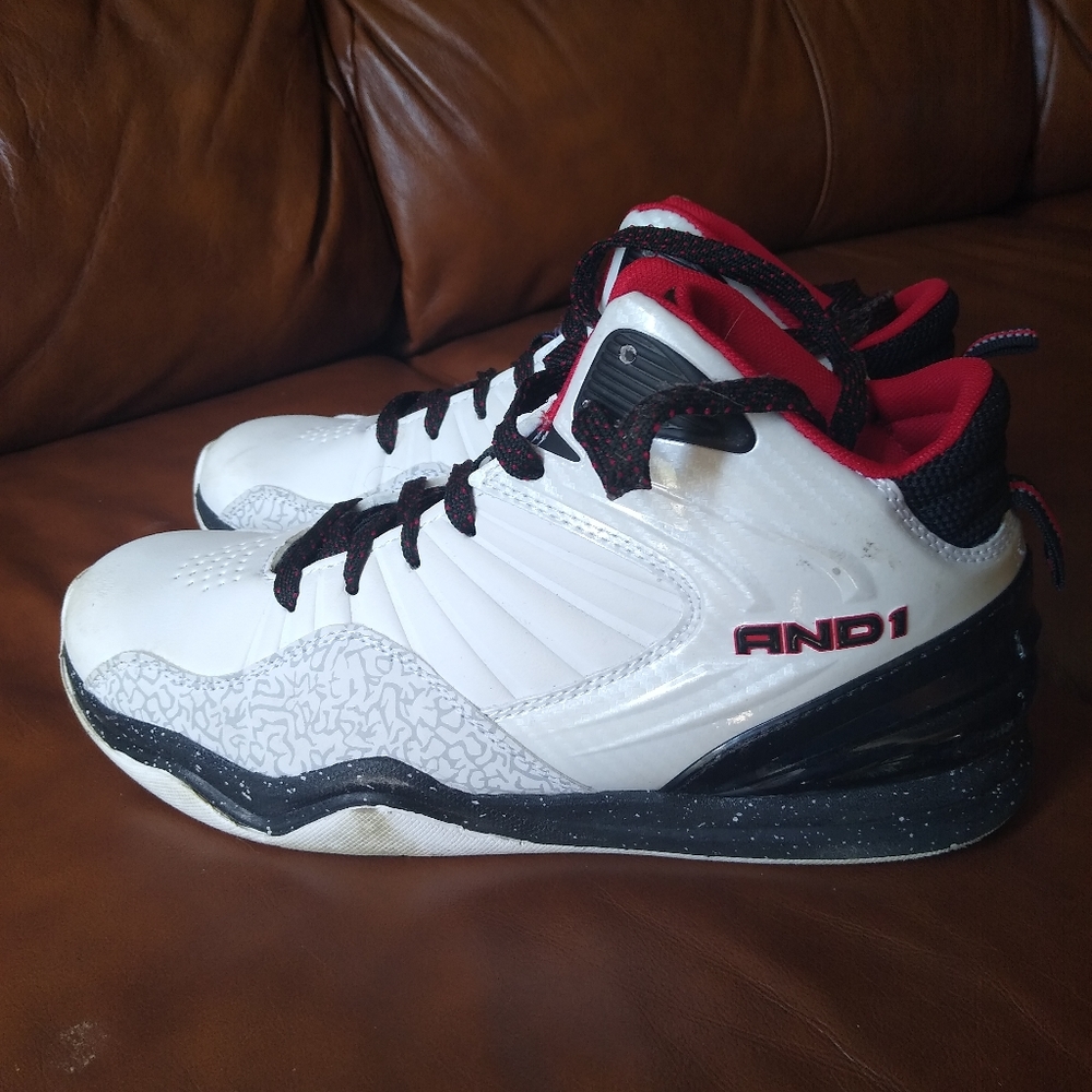 Andi Basketball shoe